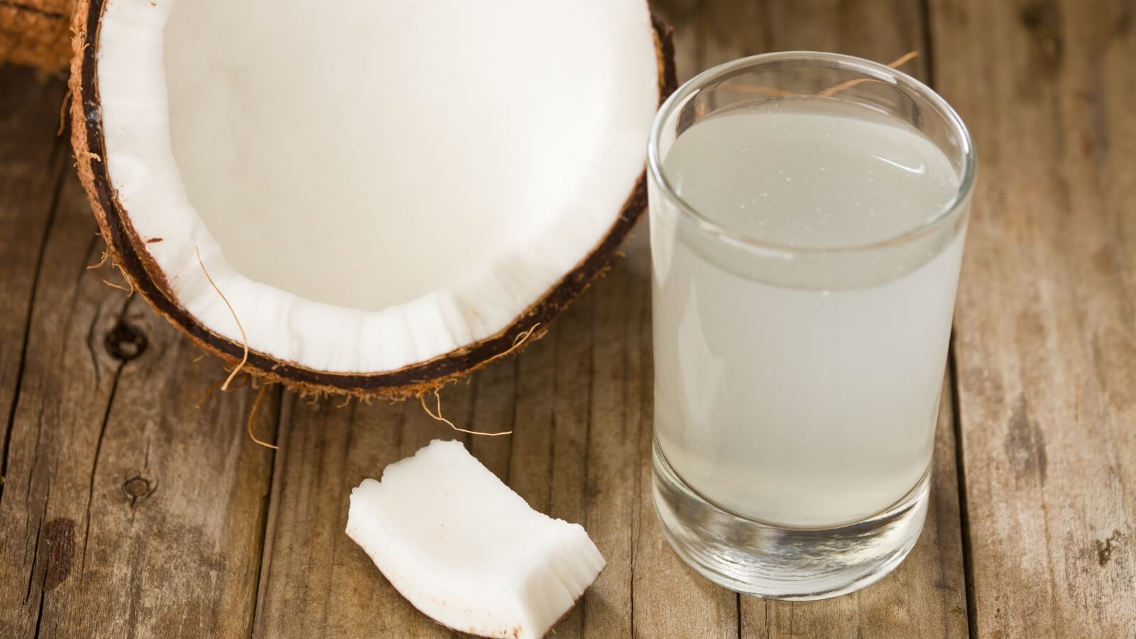 Nước dừa có tác dụng giảm đau dạ đày