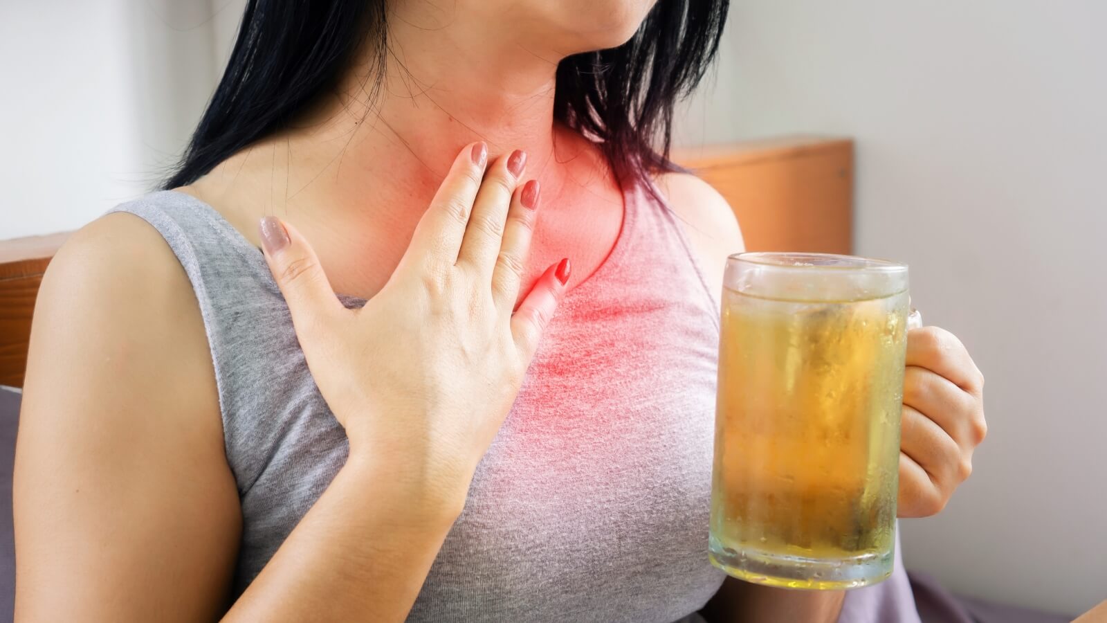Bệnh tr&agrave;o ngược dạ d&agrave;y l&agrave; một nguy&ecirc;n nh&acirc;n g&acirc;y đau dạ d&agrave;y