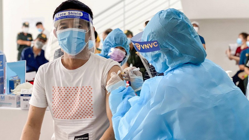 Ti&ecirc;m vaccine mũi 3 cho người đ&atilde; ti&ecirc;m vaccine Vero Cell