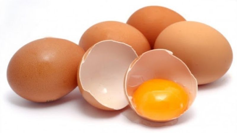 L&ograve;ng đỏ trứng l&agrave; nguồn cung cấp chất b&eacute;o kh&ocirc;ng l&agrave;m tăng cholesterol.