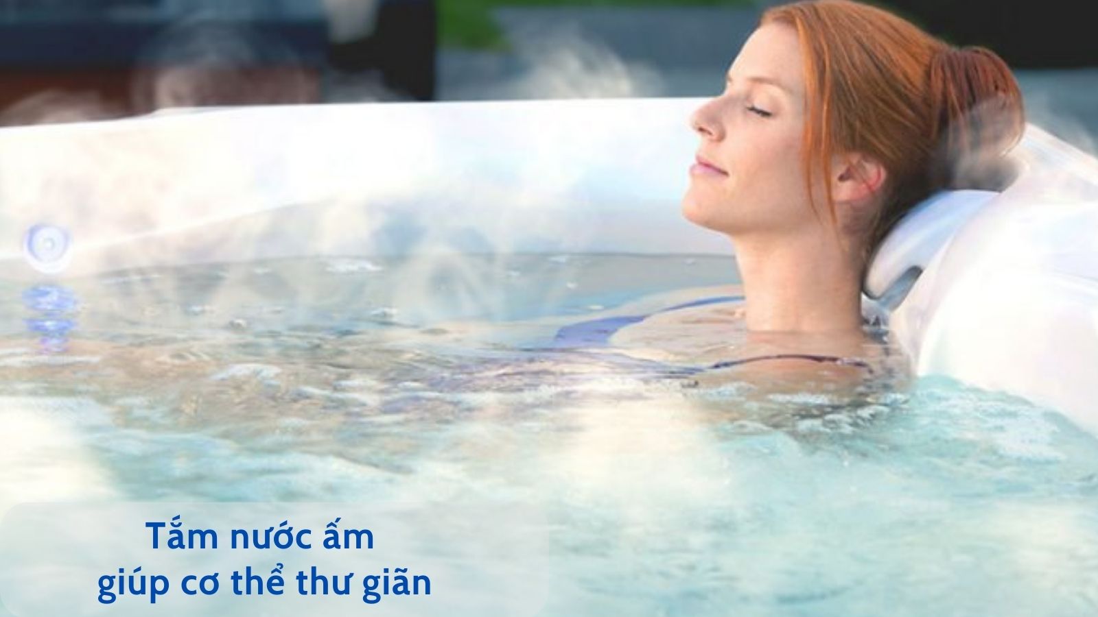 Tắm nước ấm gi&uacute;p thư gi&atilde;n cơ thể, hỗ trợ giảm nghẹt mũi