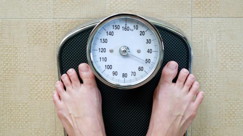 Sụt c&acirc;n nhanh l&agrave; một dấu hiệu dễ nhận thấy ở người mắc đ&aacute;i th&aacute;o đường