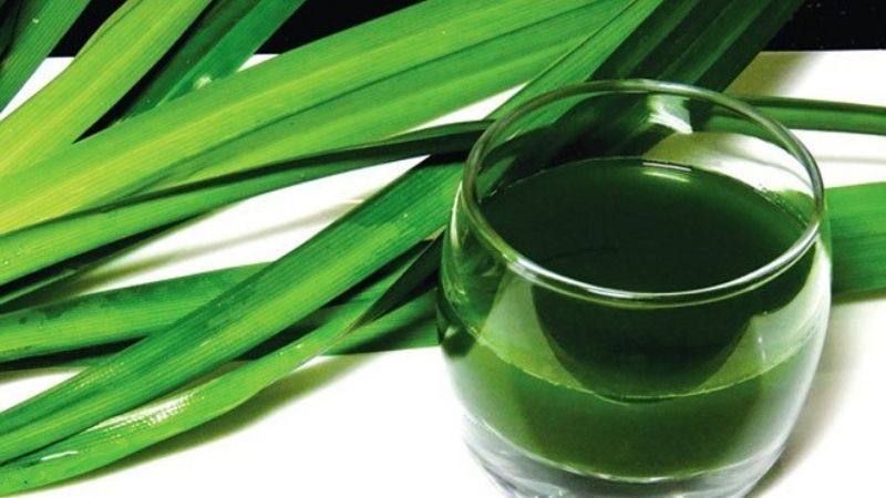 Chỉ d&ugrave;ng l&aacute; dứa thường kh&oacute; đạt hiệu quả điều trị mong muốn.