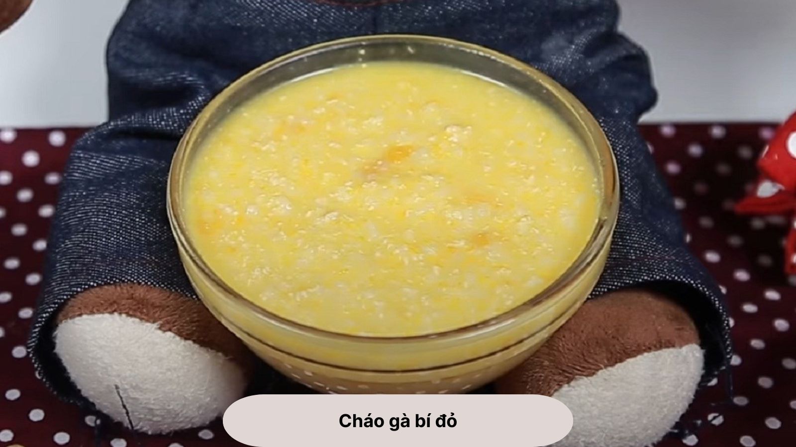 Ch&aacute;o g&agrave; b&iacute; đỏ gi&uacute;p l&agrave;m ấm cổ họng, bổ sung vitamin cho con