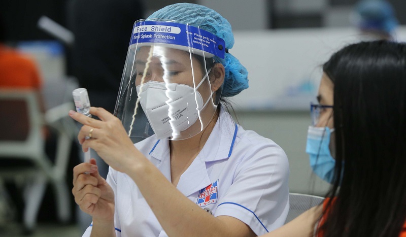 Bao phủ vaccine to&agrave;n d&acirc;n - Vũ kh&iacute; hiệu quả để ph&ograve;ng chống Covid19