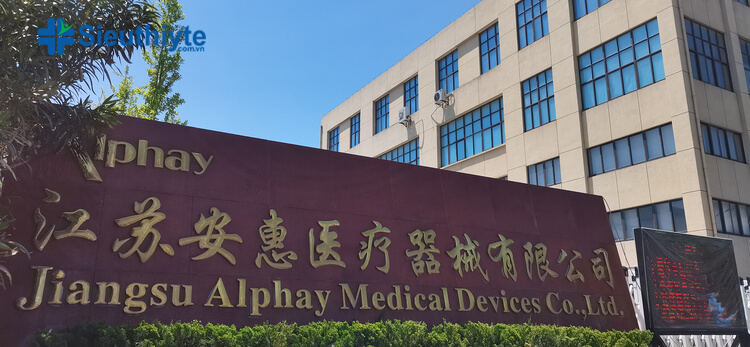 Thương hiệu Alphay c&oacute; trụ sở ch&iacute;nh tại th&agrave;nh phố Tr&ugrave;ng Kh&aacute;nh, tỉnh Quảng T&acirc;y, Trung Quốc