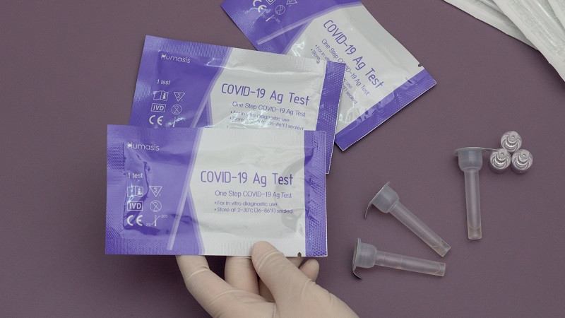 Bộ kit x&eacute;t nghiệm nhanh Covid-19 Humasis 1 test