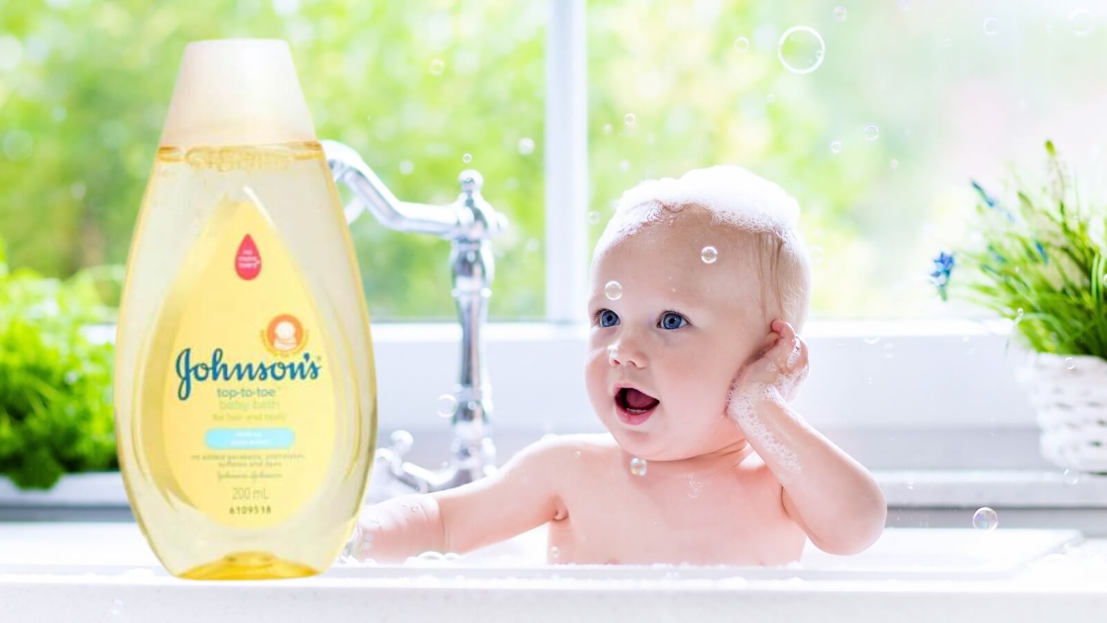Johnson's Baby cấp ẩm mềm mịn, bảo vệ l&agrave;n da