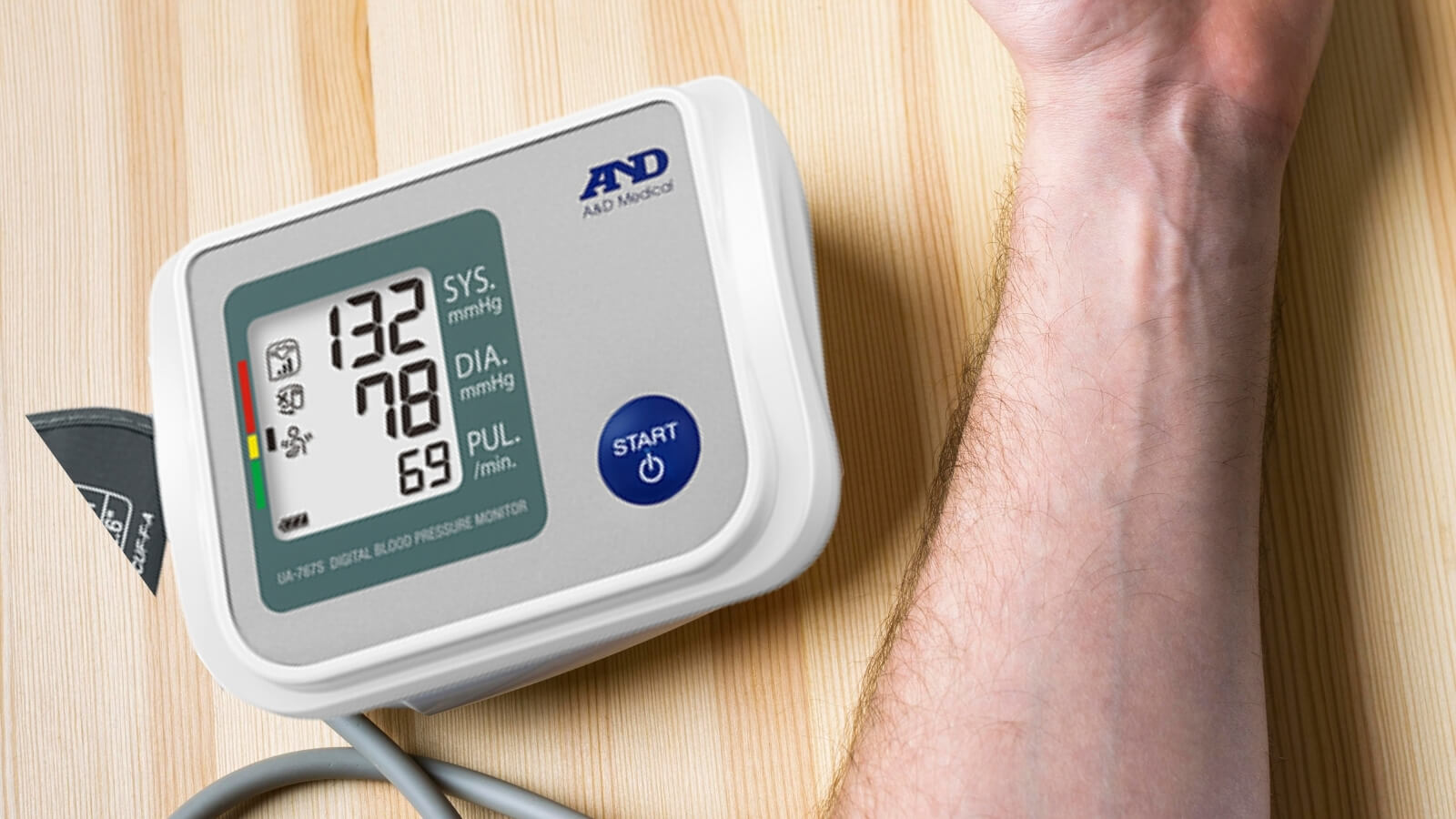 M&aacute;y đo huyết &aacute;p bắp tay AND UA-767S